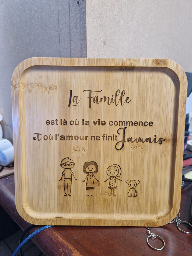 plateau décoratif personnalisé en bois